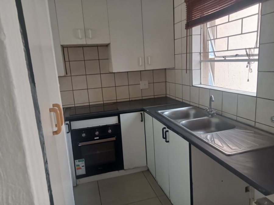 To Let 3 Bedroom Property for Rent in Vorna Valley Gauteng