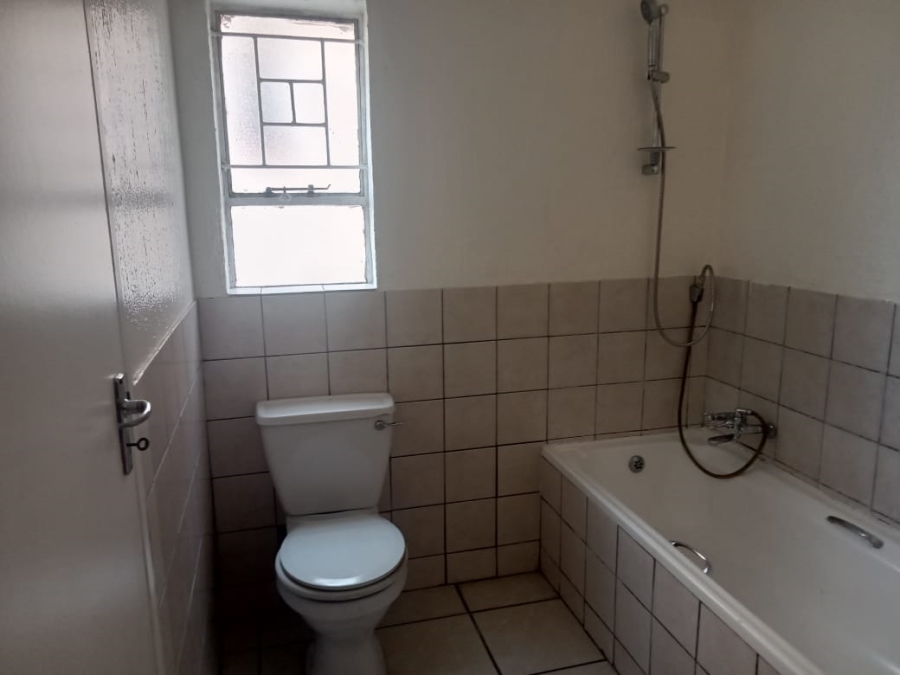 To Let 3 Bedroom Property for Rent in Vorna Valley Gauteng