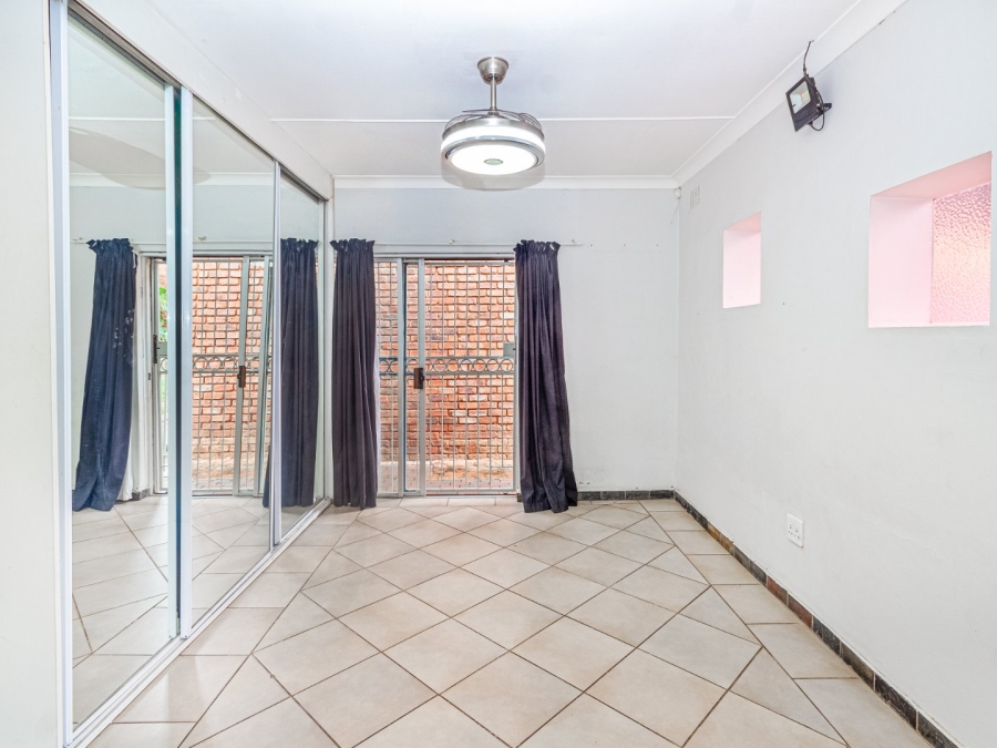 3 Bedroom Property for Sale in Mountain View Gauteng