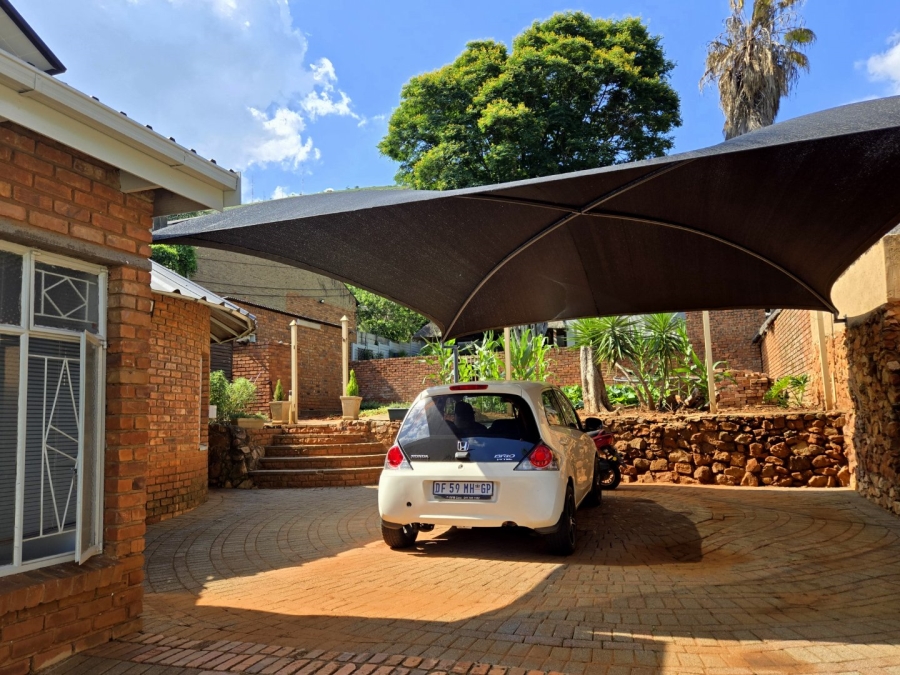 3 Bedroom Property for Sale in Mountain View Gauteng