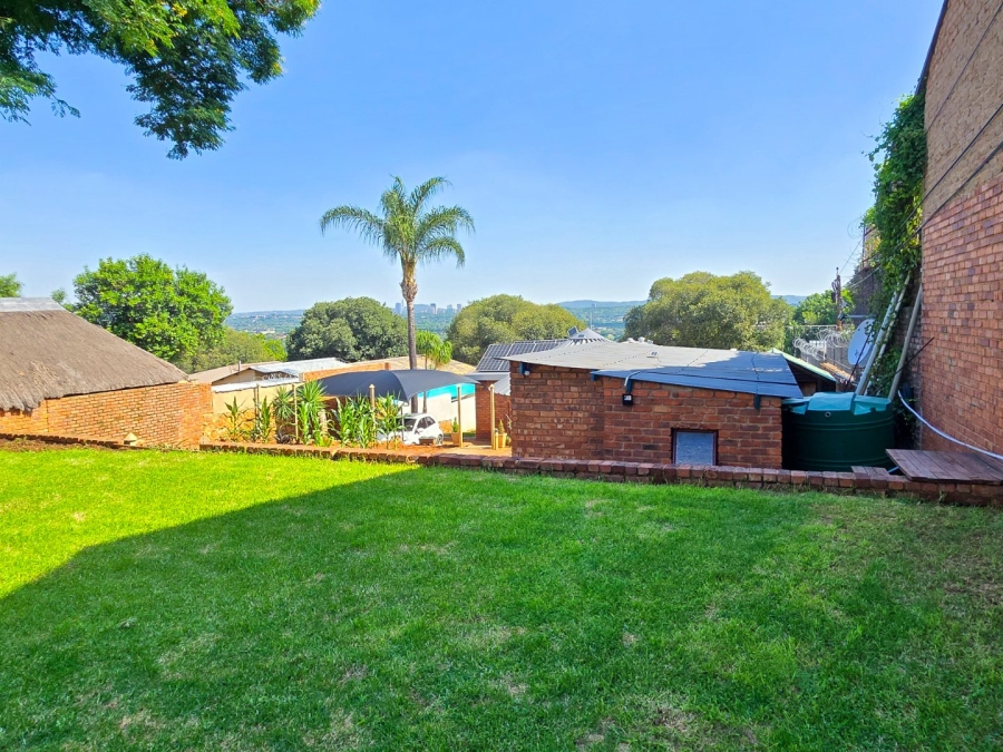 3 Bedroom Property for Sale in Mountain View Gauteng