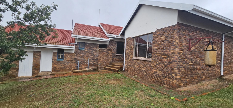 4 Bedroom Property for Sale in Pierre Van Ryneveld Gauteng