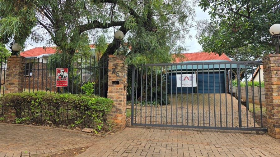 4 Bedroom Property for Sale in Pierre Van Ryneveld Gauteng