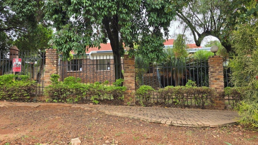 4 Bedroom Property for Sale in Pierre Van Ryneveld Gauteng