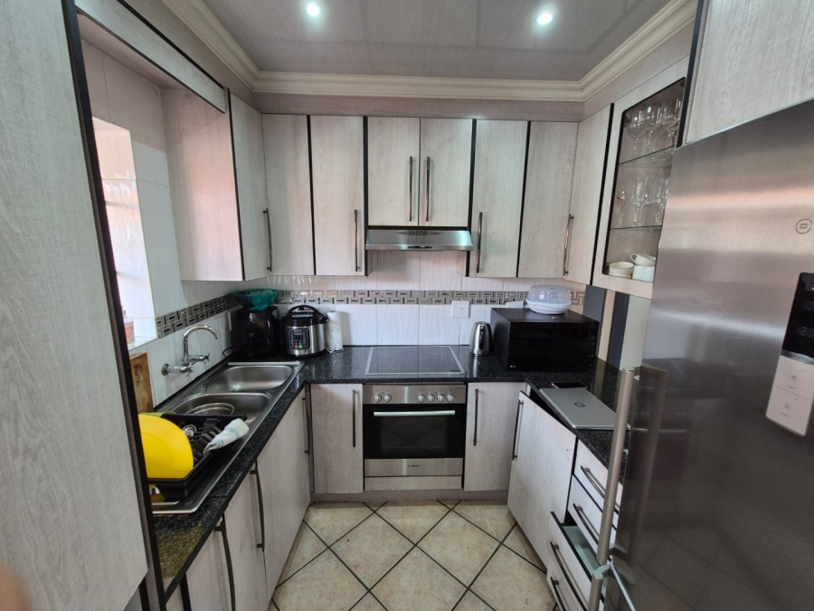 3 Bedroom Property for Sale in Annlin Gauteng