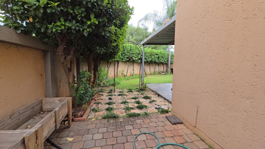 2 Bedroom Property for Sale in Annlin Gauteng