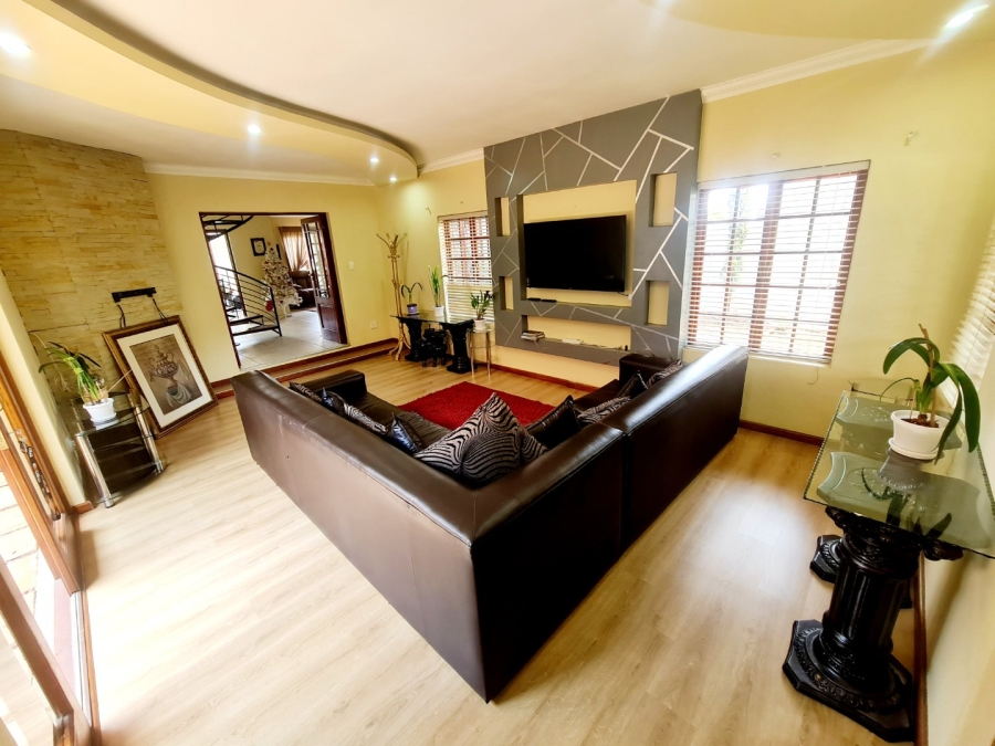 To Let 4 Bedroom Property for Rent in Monavoni Gauteng