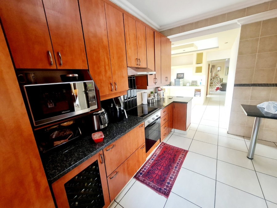 To Let 4 Bedroom Property for Rent in Monavoni Gauteng