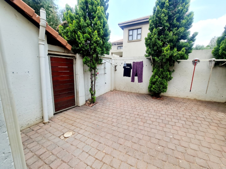 To Let 4 Bedroom Property for Rent in Monavoni Gauteng