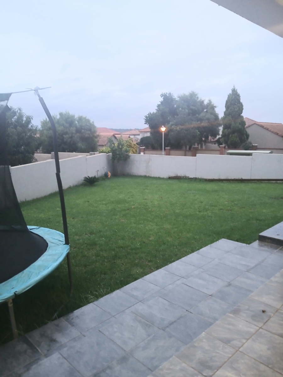 To Let 4 Bedroom Property for Rent in Silver Stone Country Estate Gauteng