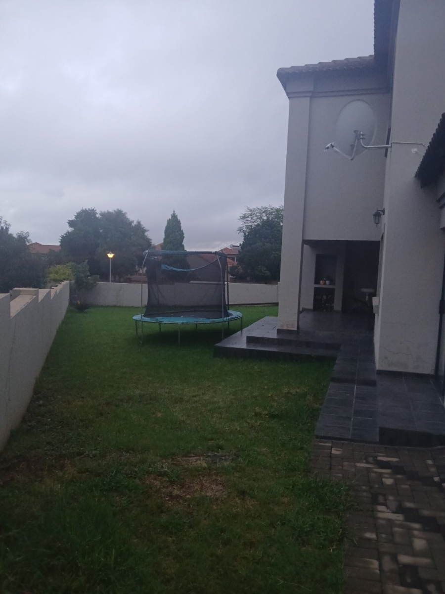 To Let 4 Bedroom Property for Rent in Silver Stone Country Estate Gauteng