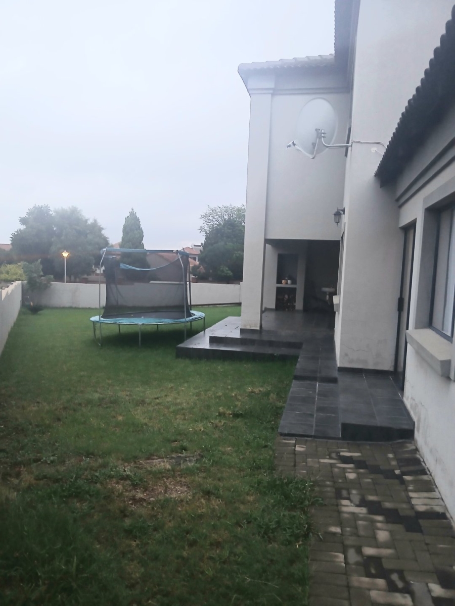 To Let 4 Bedroom Property for Rent in Silver Stone Country Estate Gauteng