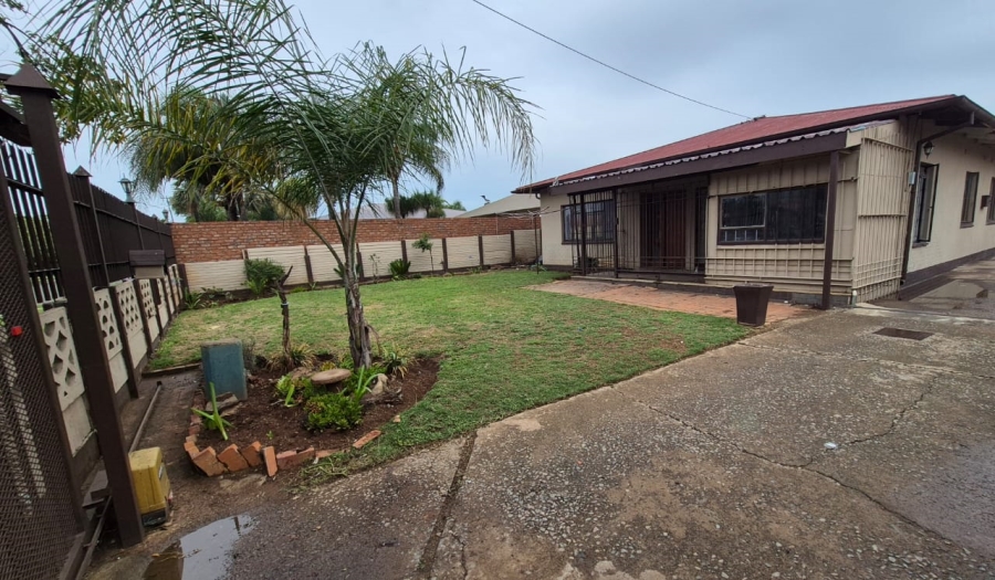 To Let 4 Bedroom Property for Rent in Daspoort Gauteng