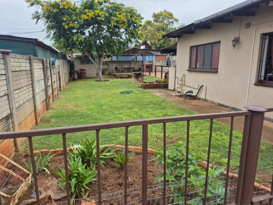 To Let 4 Bedroom Property for Rent in Daspoort Gauteng