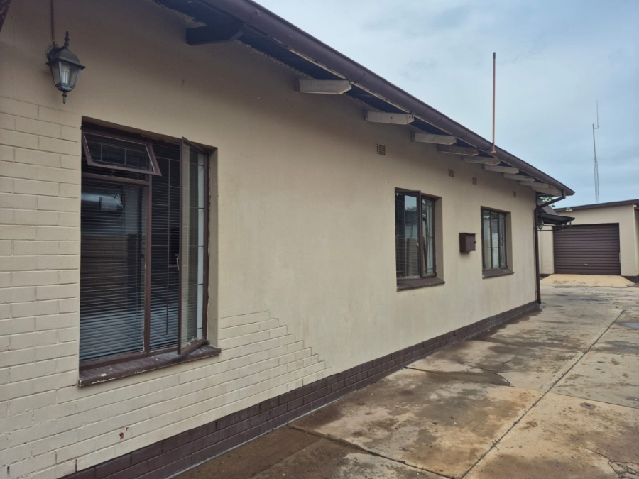 To Let 4 Bedroom Property for Rent in Daspoort Gauteng