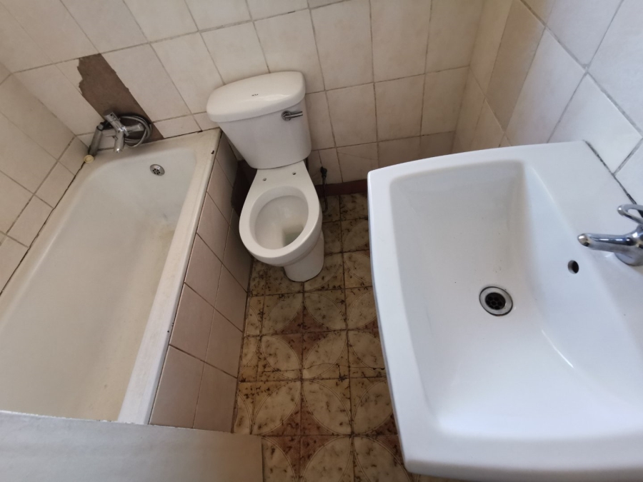 2 Bedroom Property for Sale in La Rochelle Gauteng