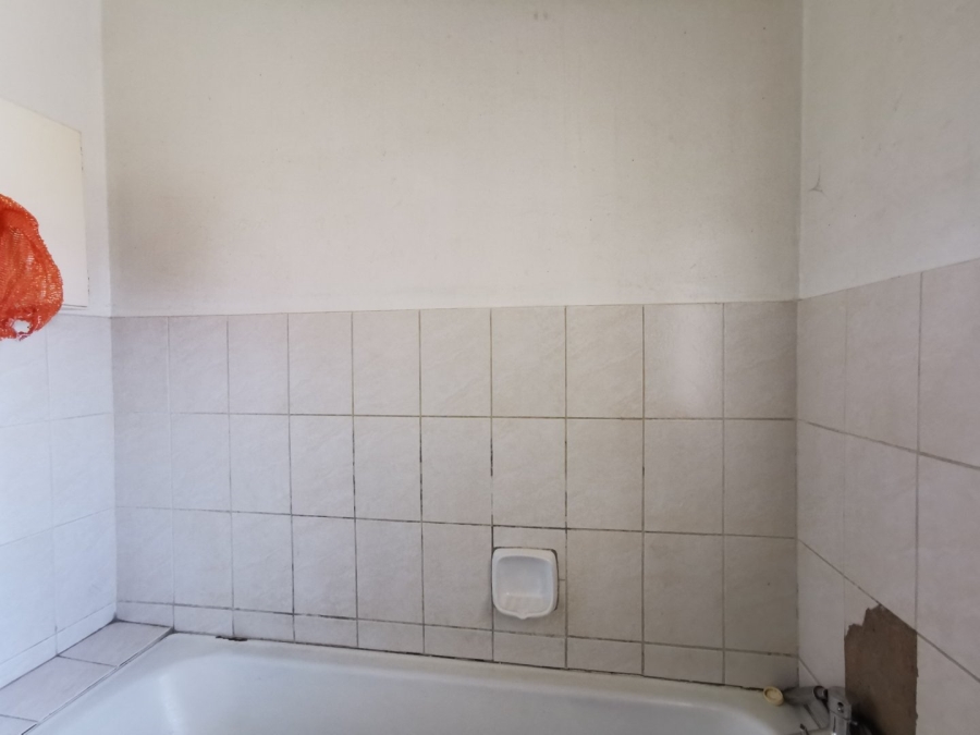 2 Bedroom Property for Sale in La Rochelle Gauteng