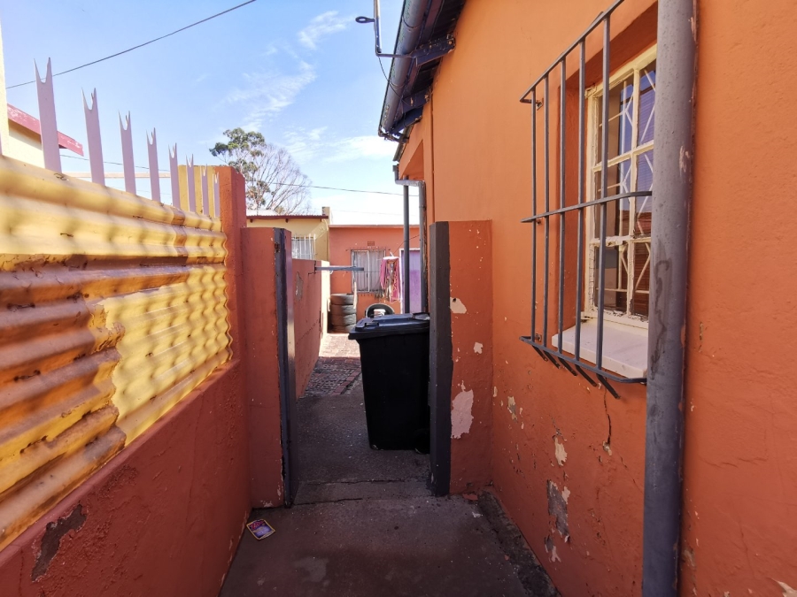 2 Bedroom Property for Sale in La Rochelle Gauteng