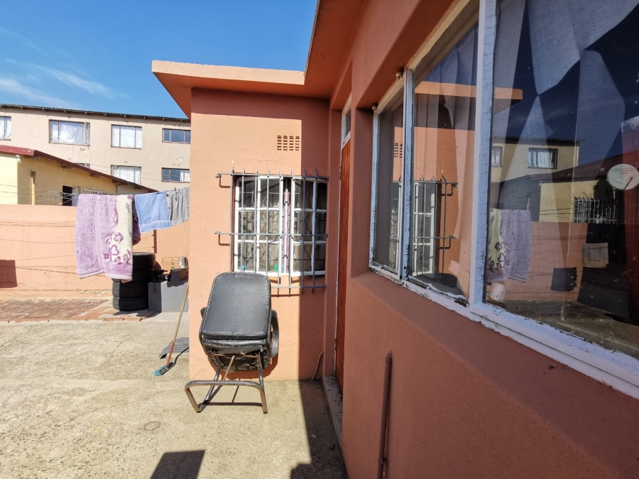 2 Bedroom Property for Sale in La Rochelle Gauteng