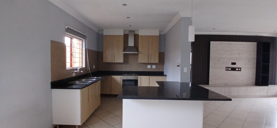 3 Bedroom Property for Sale in Monavoni Gauteng