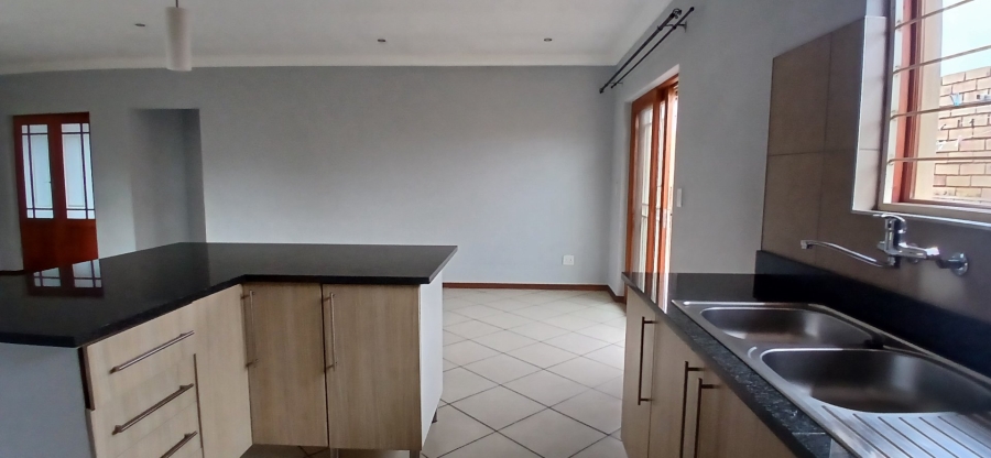 3 Bedroom Property for Sale in Monavoni Gauteng