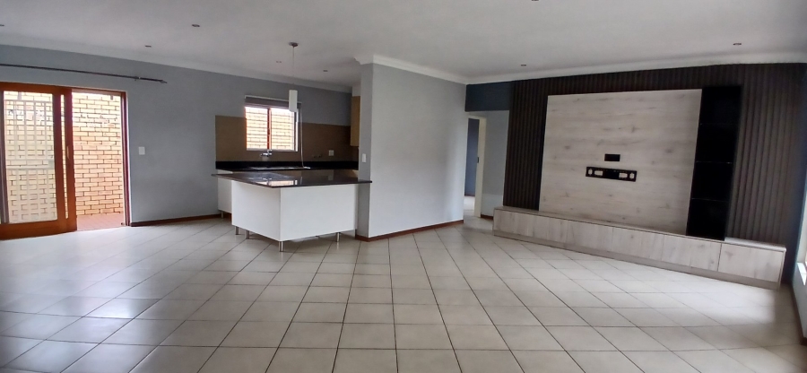 3 Bedroom Property for Sale in Monavoni Gauteng