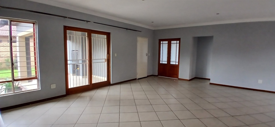 3 Bedroom Property for Sale in Monavoni Gauteng