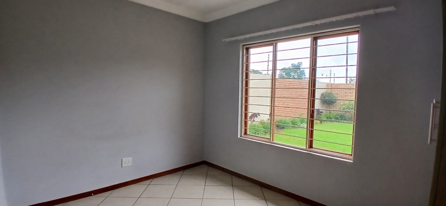 3 Bedroom Property for Sale in Monavoni Gauteng