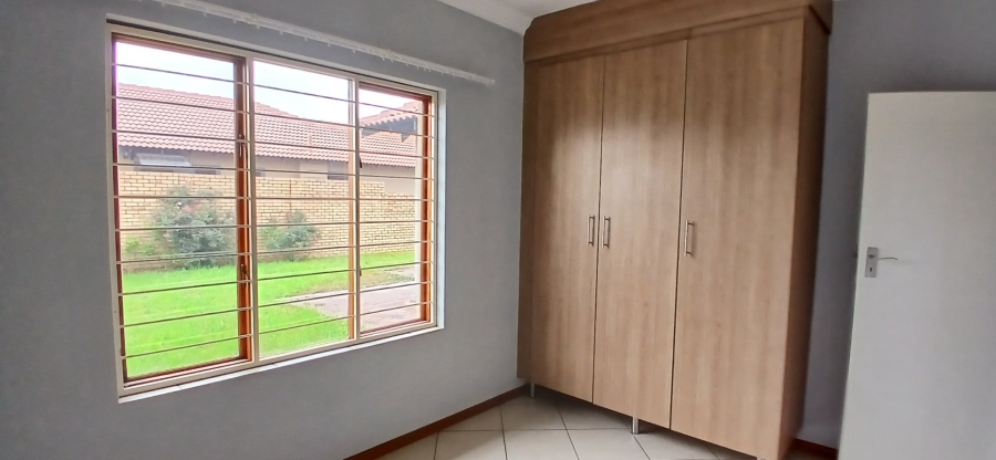 3 Bedroom Property for Sale in Monavoni Gauteng