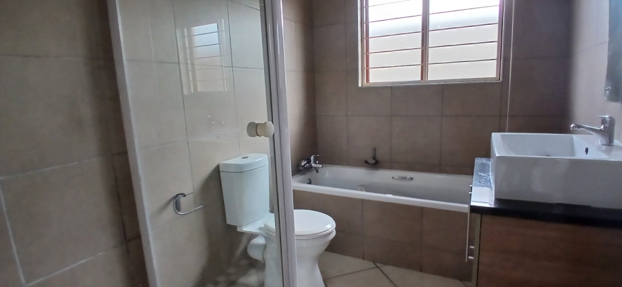 3 Bedroom Property for Sale in Monavoni Gauteng