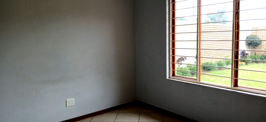 3 Bedroom Property for Sale in Monavoni Gauteng