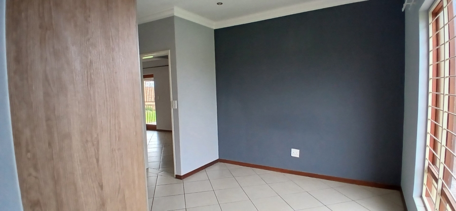 3 Bedroom Property for Sale in Monavoni Gauteng