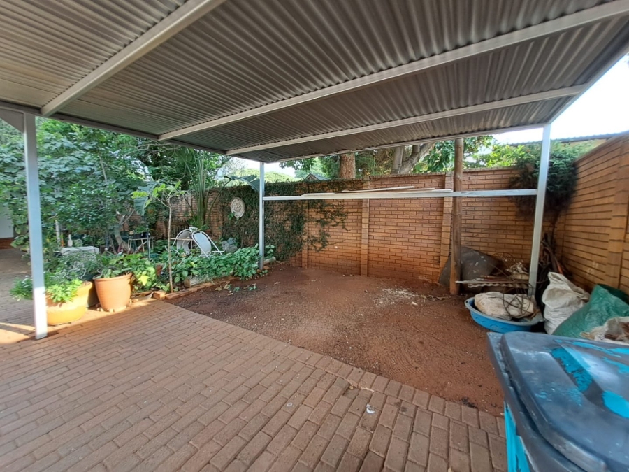 3 Bedroom Property for Sale in Dorandia Gauteng