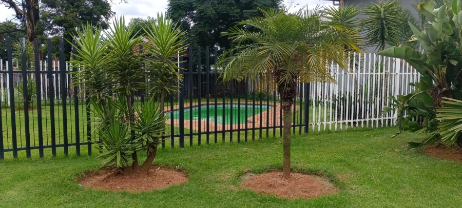 2 Bedroom Property for Sale in Glen Marais Gauteng