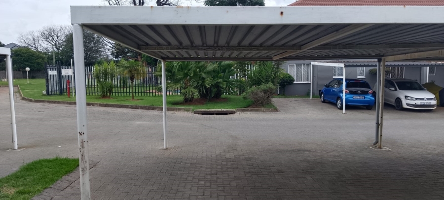 2 Bedroom Property for Sale in Glen Marais Gauteng