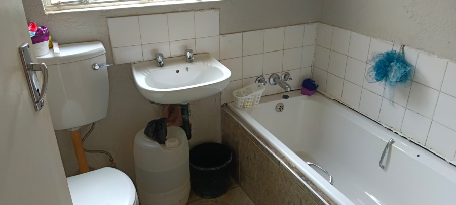 2 Bedroom Property for Sale in Glen Marais Gauteng