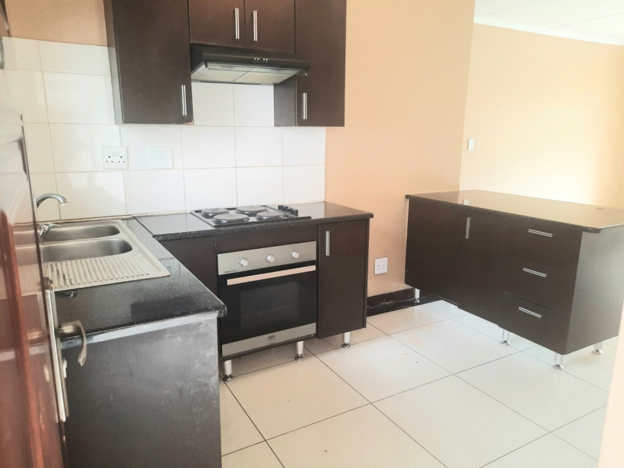 2 Bedroom Property for Sale in Noordwyk Gauteng