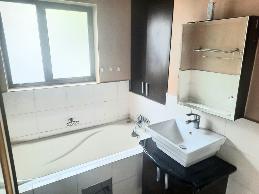 2 Bedroom Property for Sale in Noordwyk Gauteng