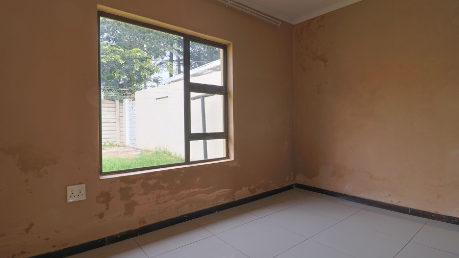 4 Bedroom Property for Sale in Meredale Gauteng