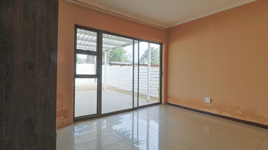 4 Bedroom Property for Sale in Meredale Gauteng