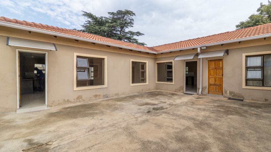 4 Bedroom Property for Sale in Meredale Gauteng