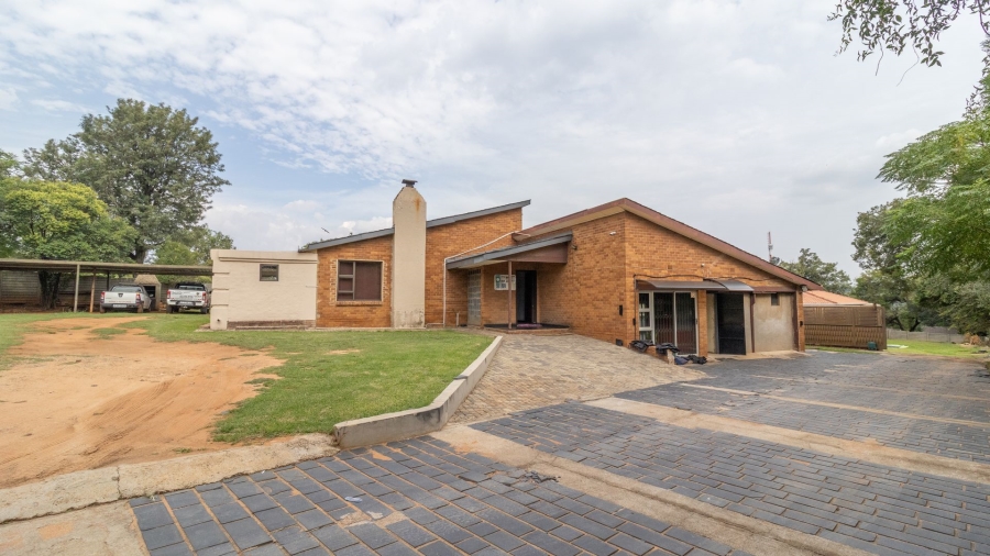 4 Bedroom Property for Sale in Meredale Gauteng