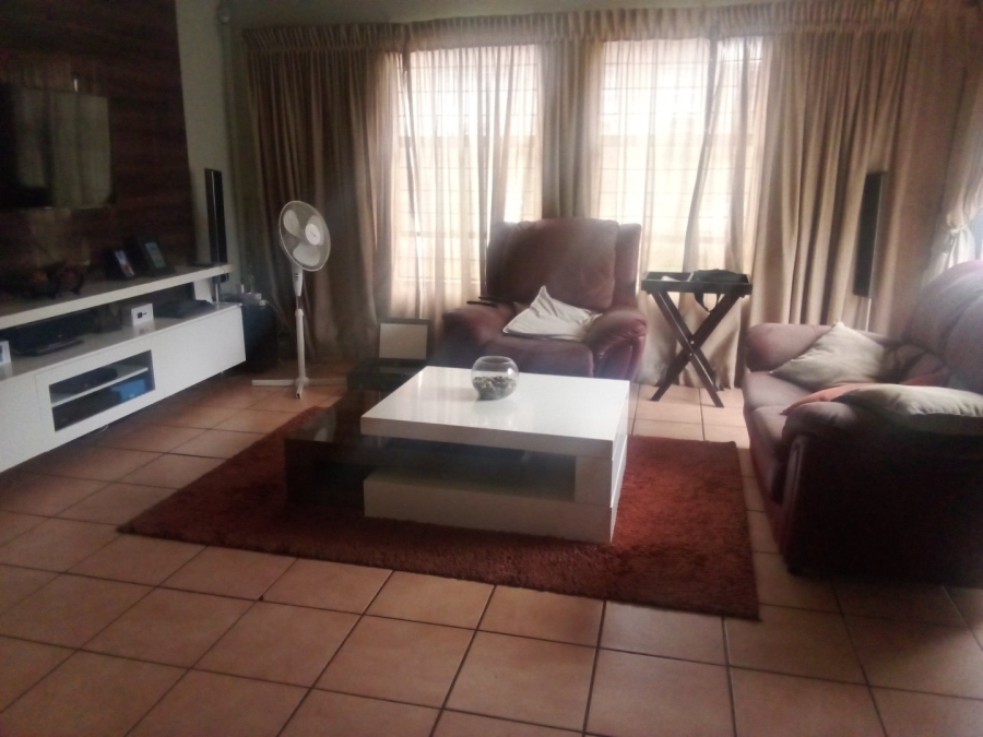 3 Bedroom Property for Sale in Alveda Gauteng