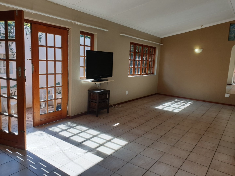 To Let 1 Bedroom Property for Rent in Melrose North Gauteng