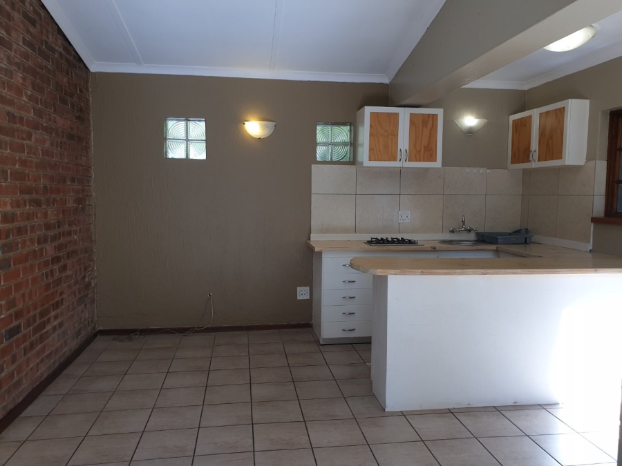 To Let 1 Bedroom Property for Rent in Melrose North Gauteng