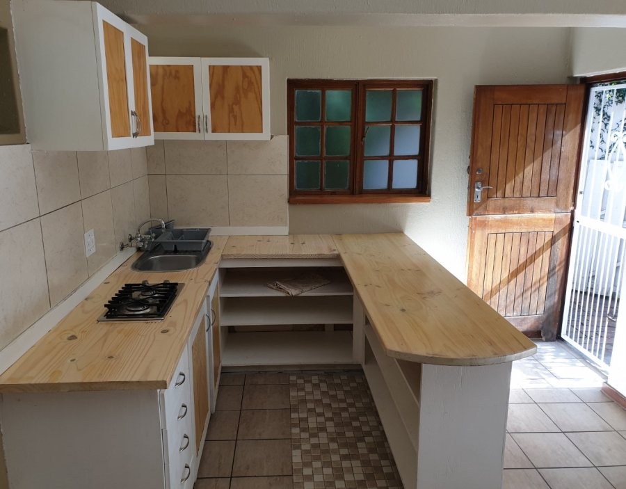 To Let 1 Bedroom Property for Rent in Melrose North Gauteng