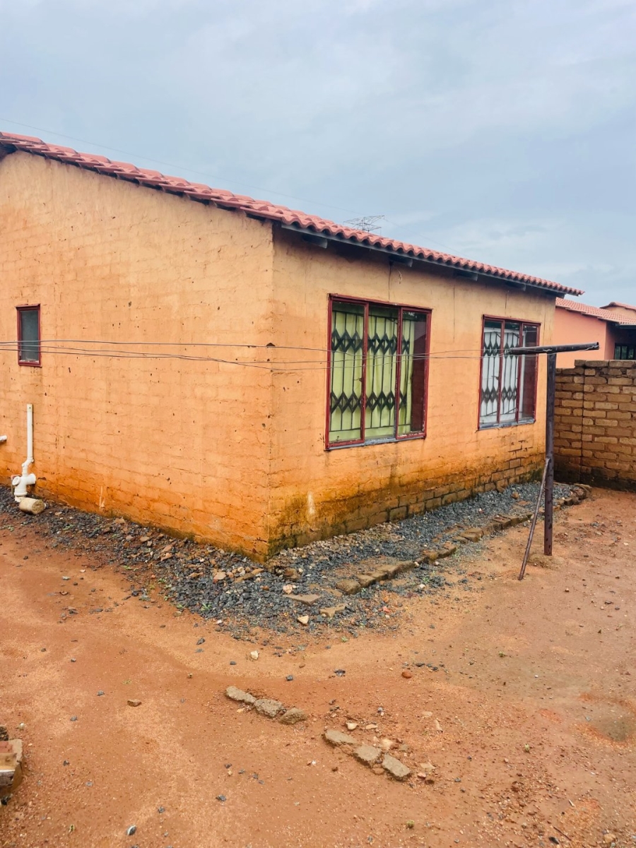 2 Bedroom Property for Sale in Soshanguve East Ext 6 Gauteng