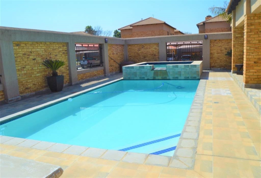 2 Bedroom Property for Sale in Ravenswood Gauteng