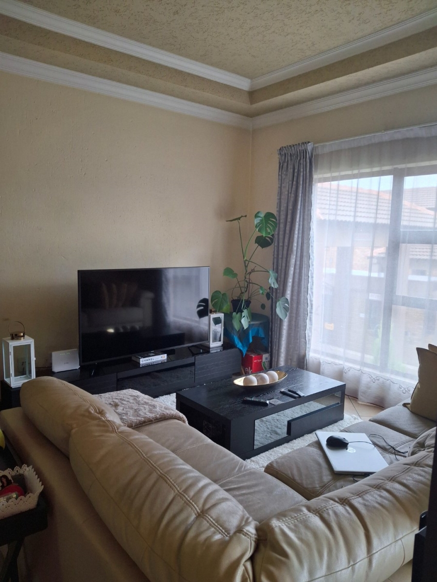 2 Bedroom Property for Sale in Ravenswood Gauteng