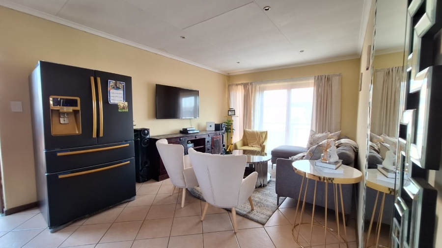 2 Bedroom Property for Sale in Monavoni Gauteng